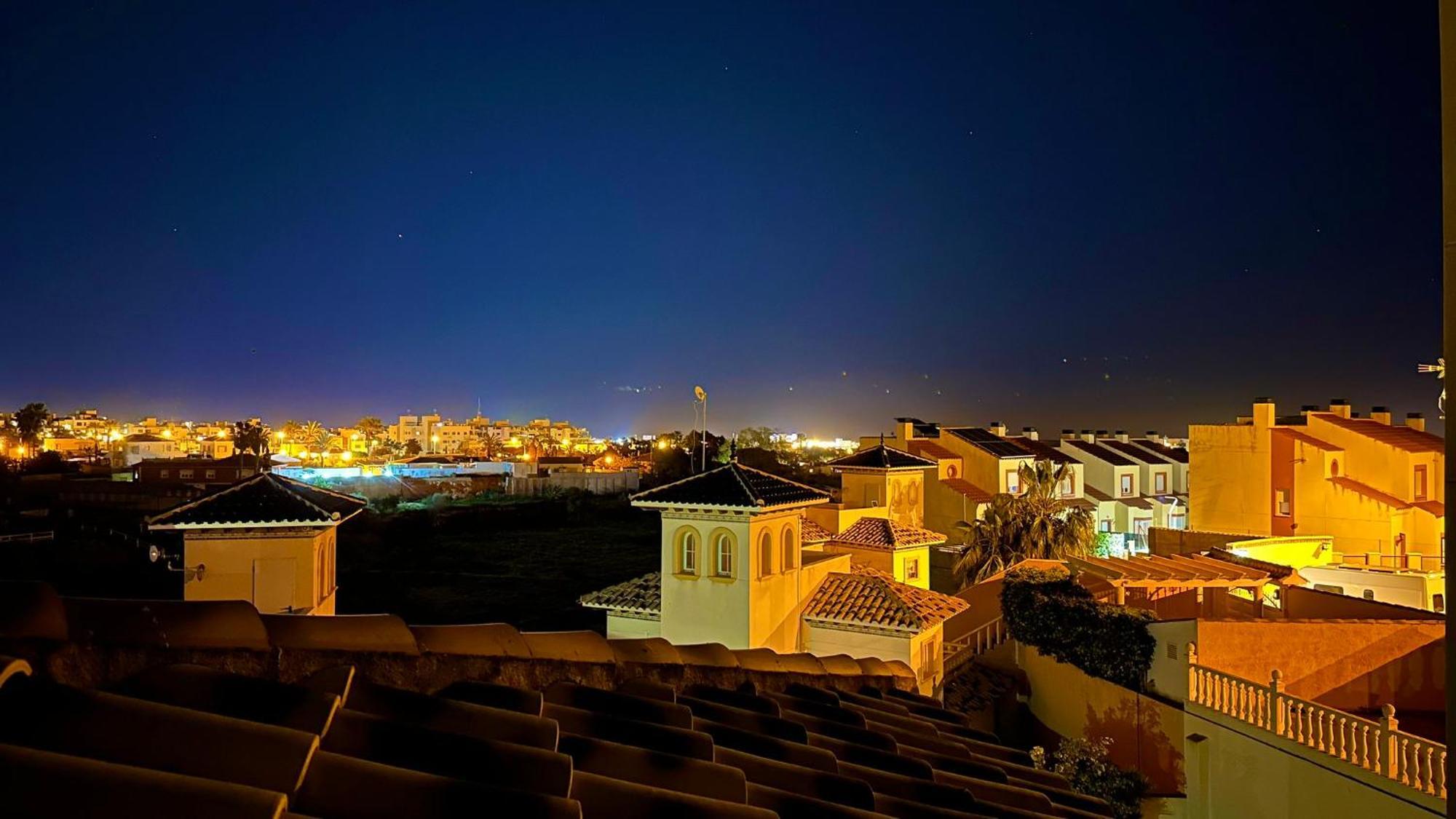 Casa Andres. Two Bed Penthouse Pool & Terrace Apartment Alicante