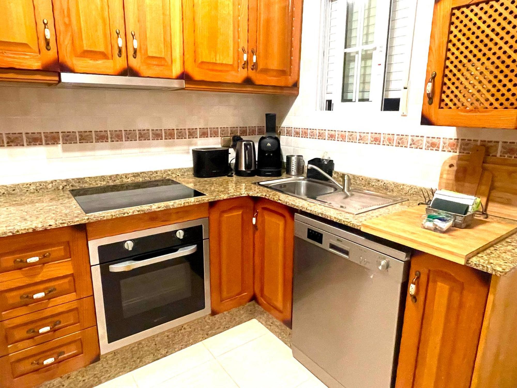 Casa Andres. Two Bed Penthouse Pool & Terrace Apartment Alicante