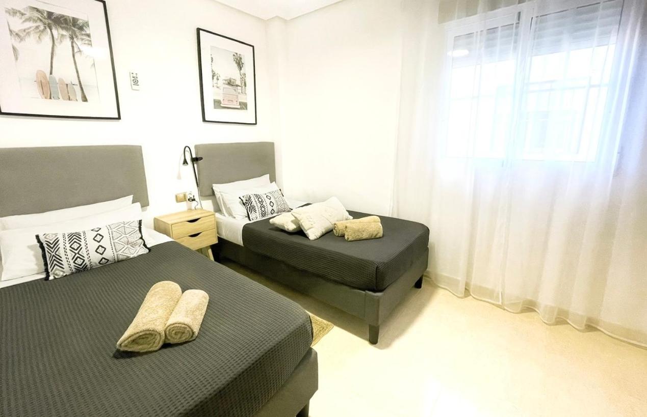 Casa Andres. Two Bed Penthouse Pool & Terrace Alicante