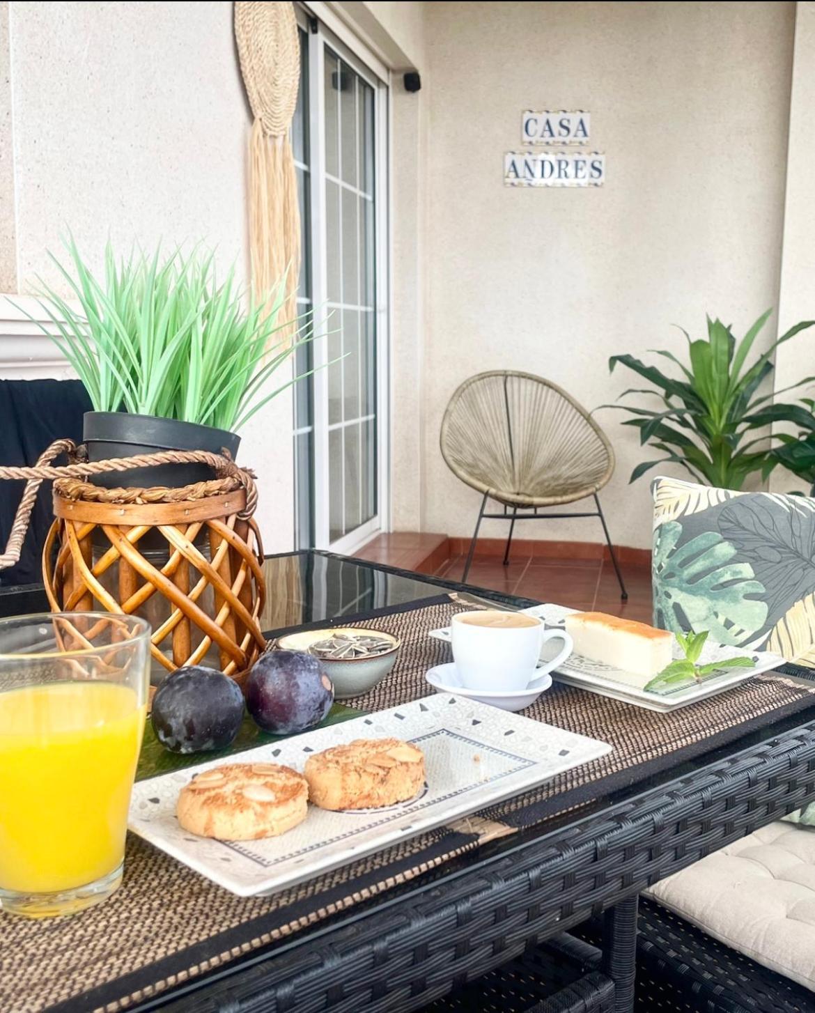 Casa Andres. Two Bed Penthouse Pool & Terrace Apartment Alicante
