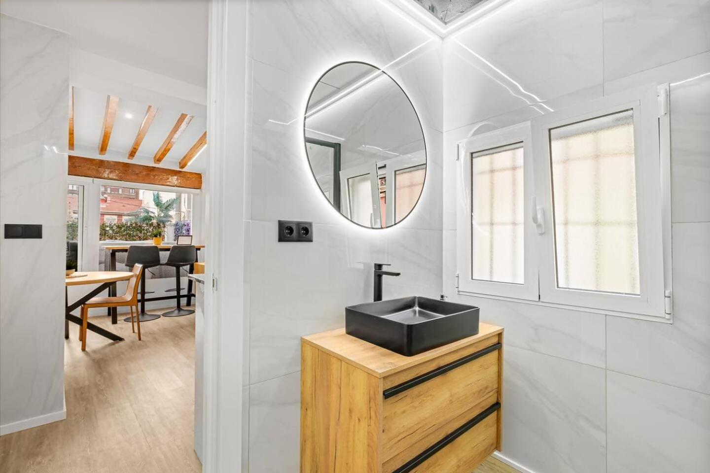Lovelylofts Cathedral Penthouse Apartment *