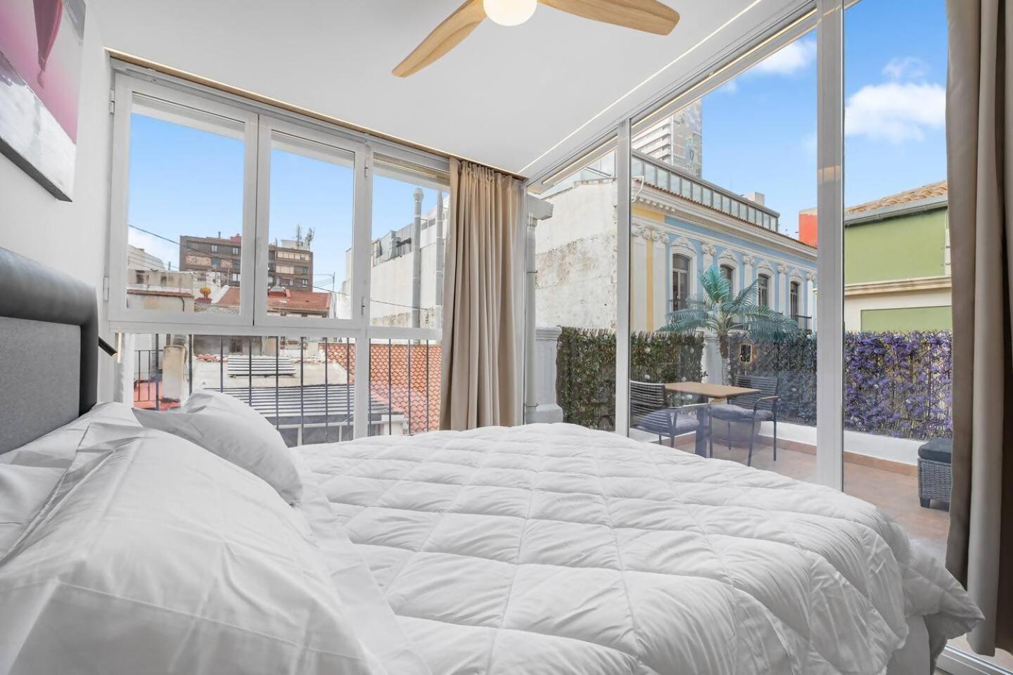 Lovelylofts Cathedral Penthouse * Alicante