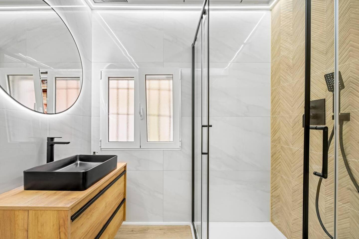 Lovelylofts Cathedral Penthouse Apartment *