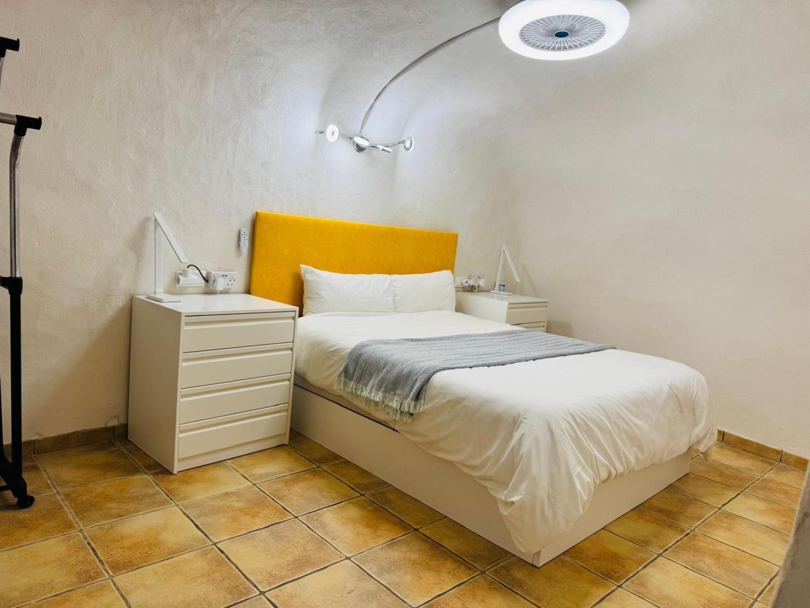 Cave House With 3 Bedrooms Alicante