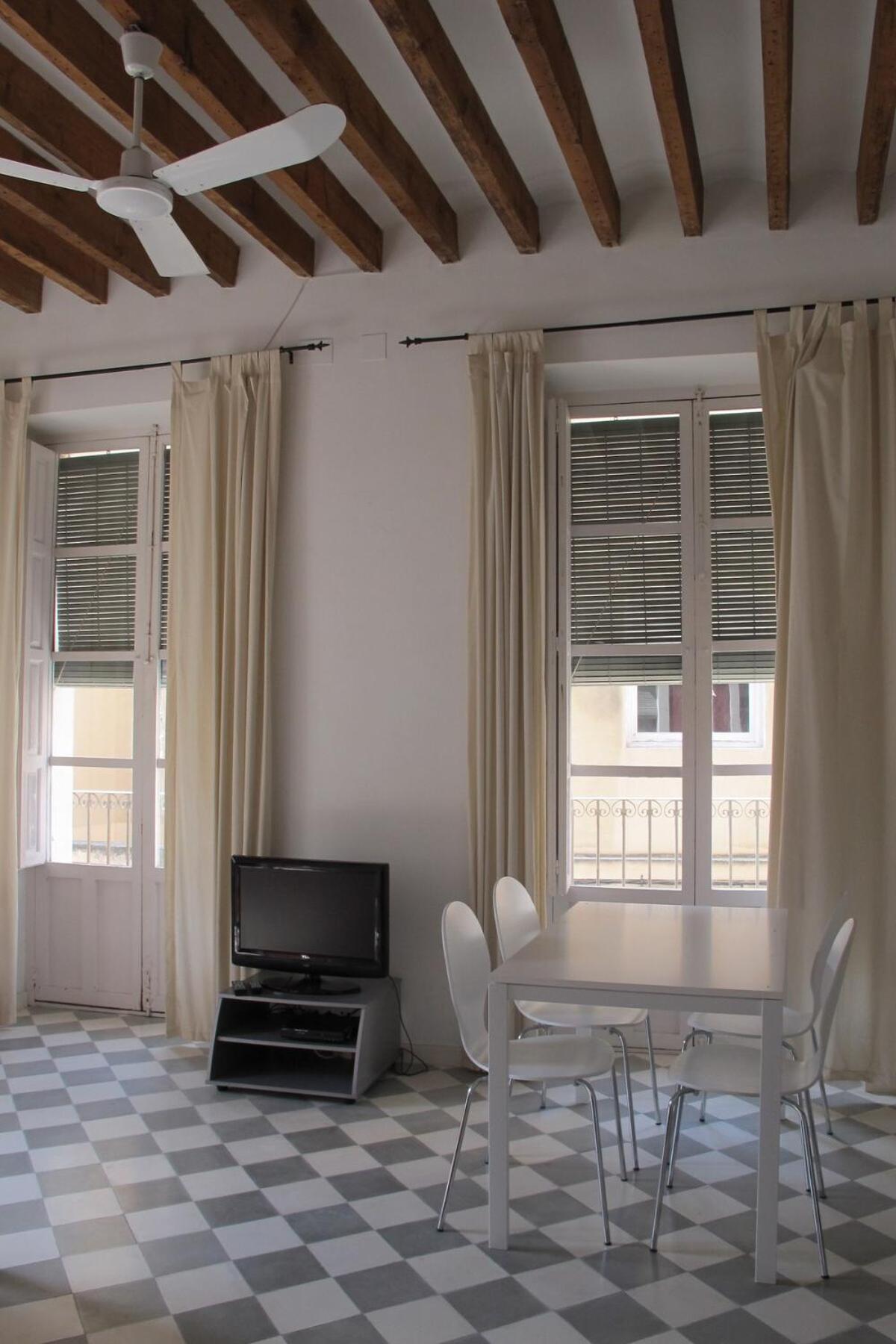 Apartment Stunning In Old Town, Centre &