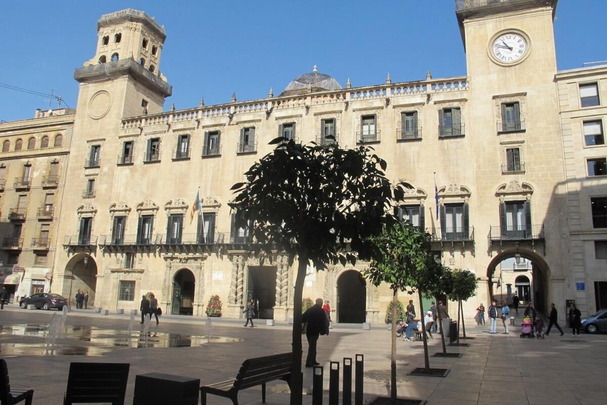 Stunning In Old Town, Centre & Apartment Alicante