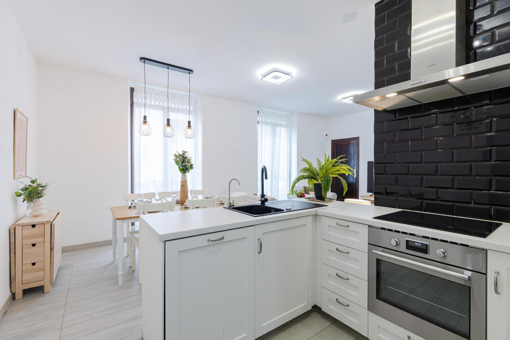 Elegance Cityscape Apartment *