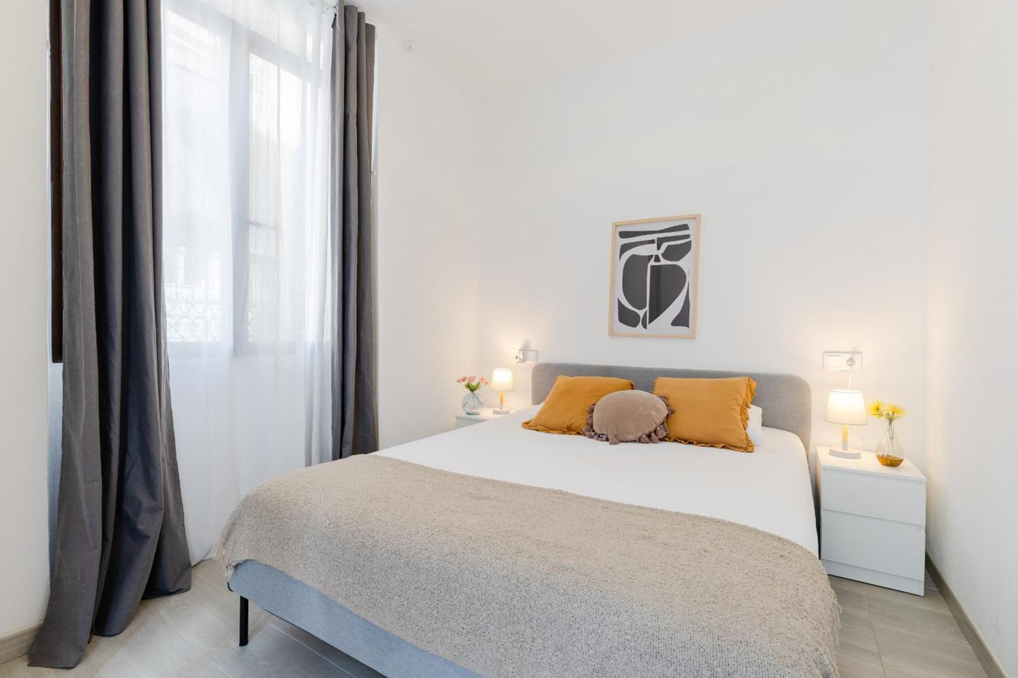 Elegance Cityscape Apartment Alicante