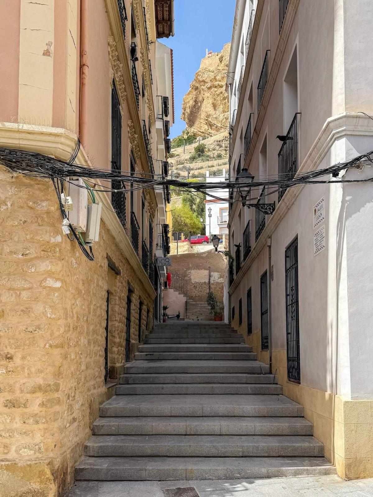 Santa Maria Gema En El Casco Antiguo Alicante