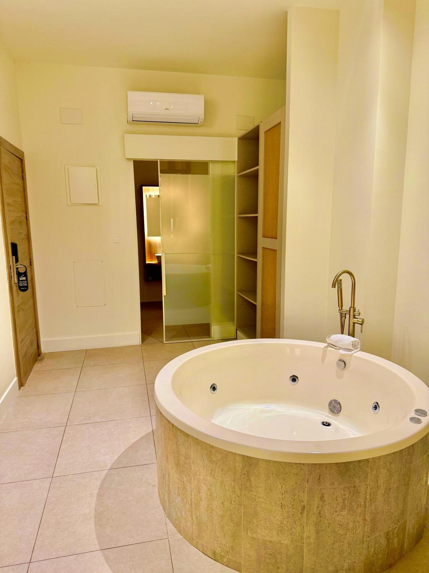 Apartamento Reina Victoria Velazquez