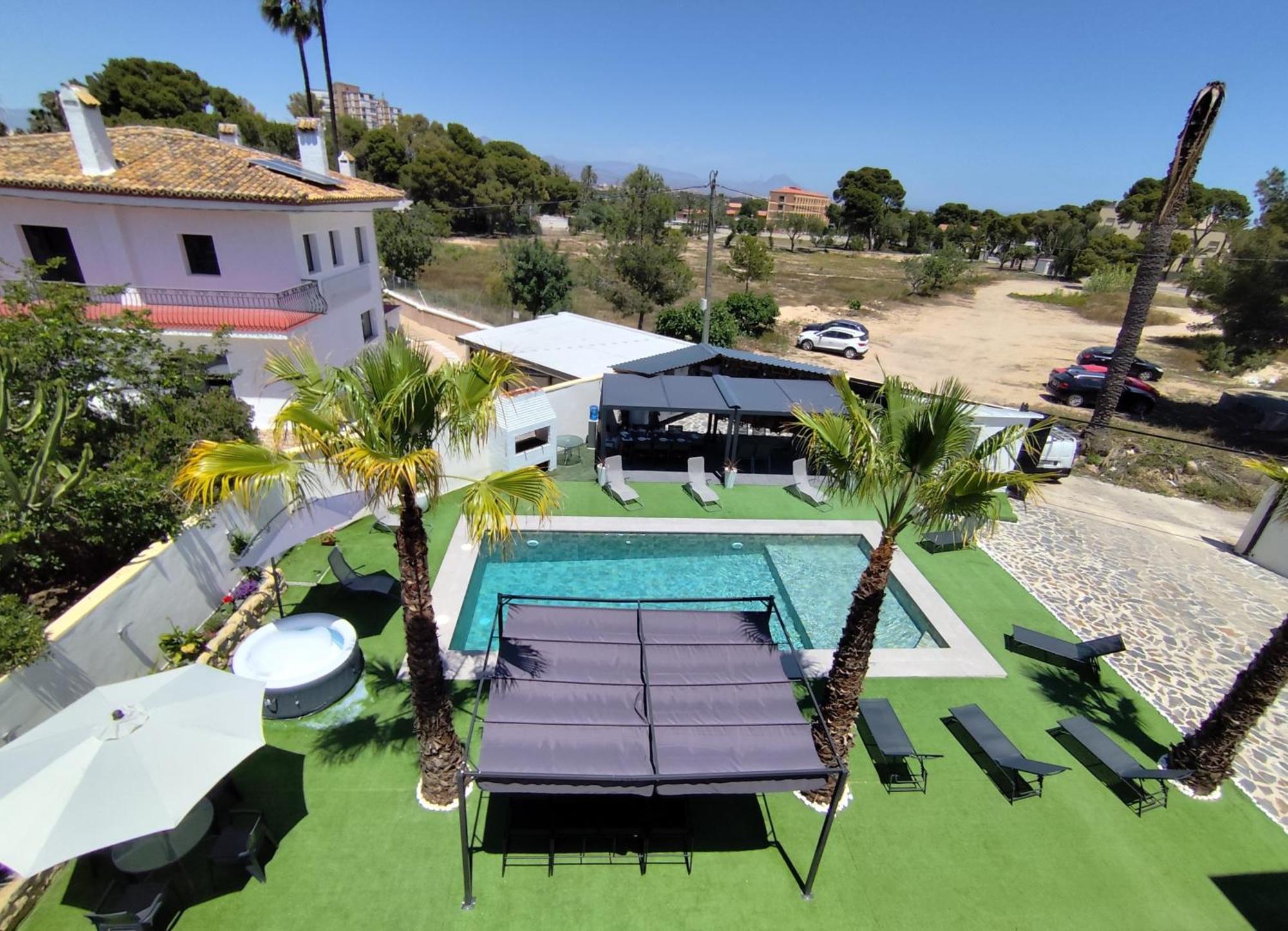 Mediterranean Moon House Villa *