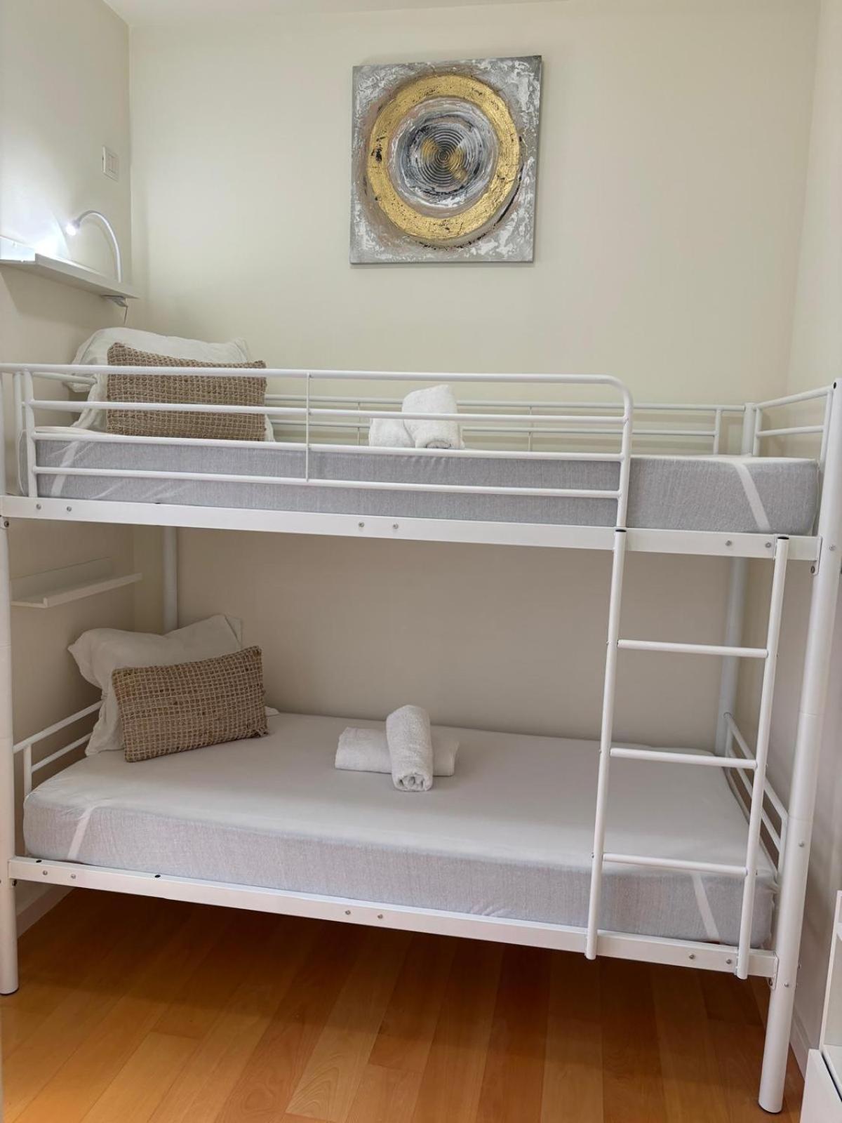 Beach, History And Center In One Apartment
