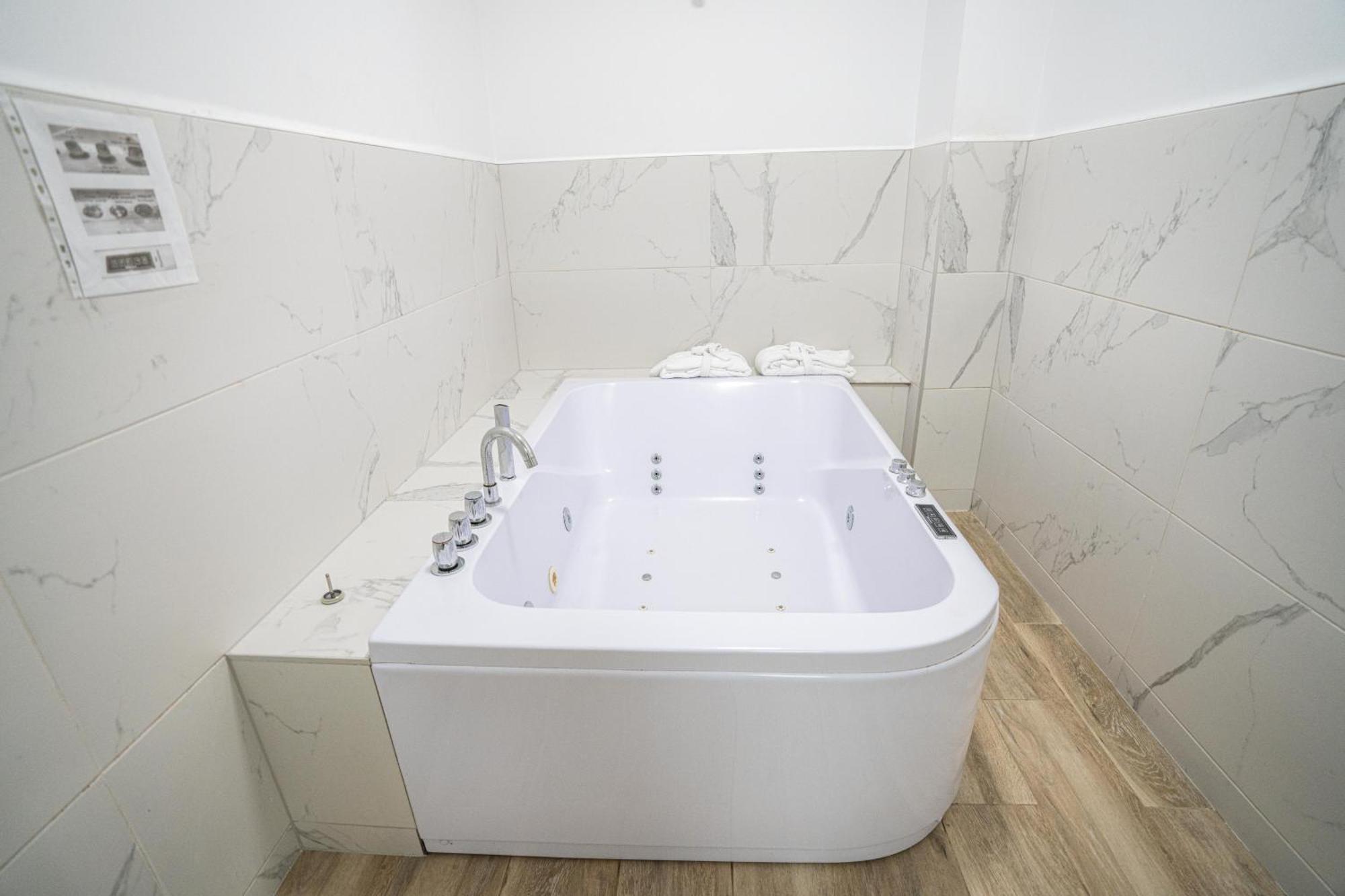 Casa Brava Guest house 2*