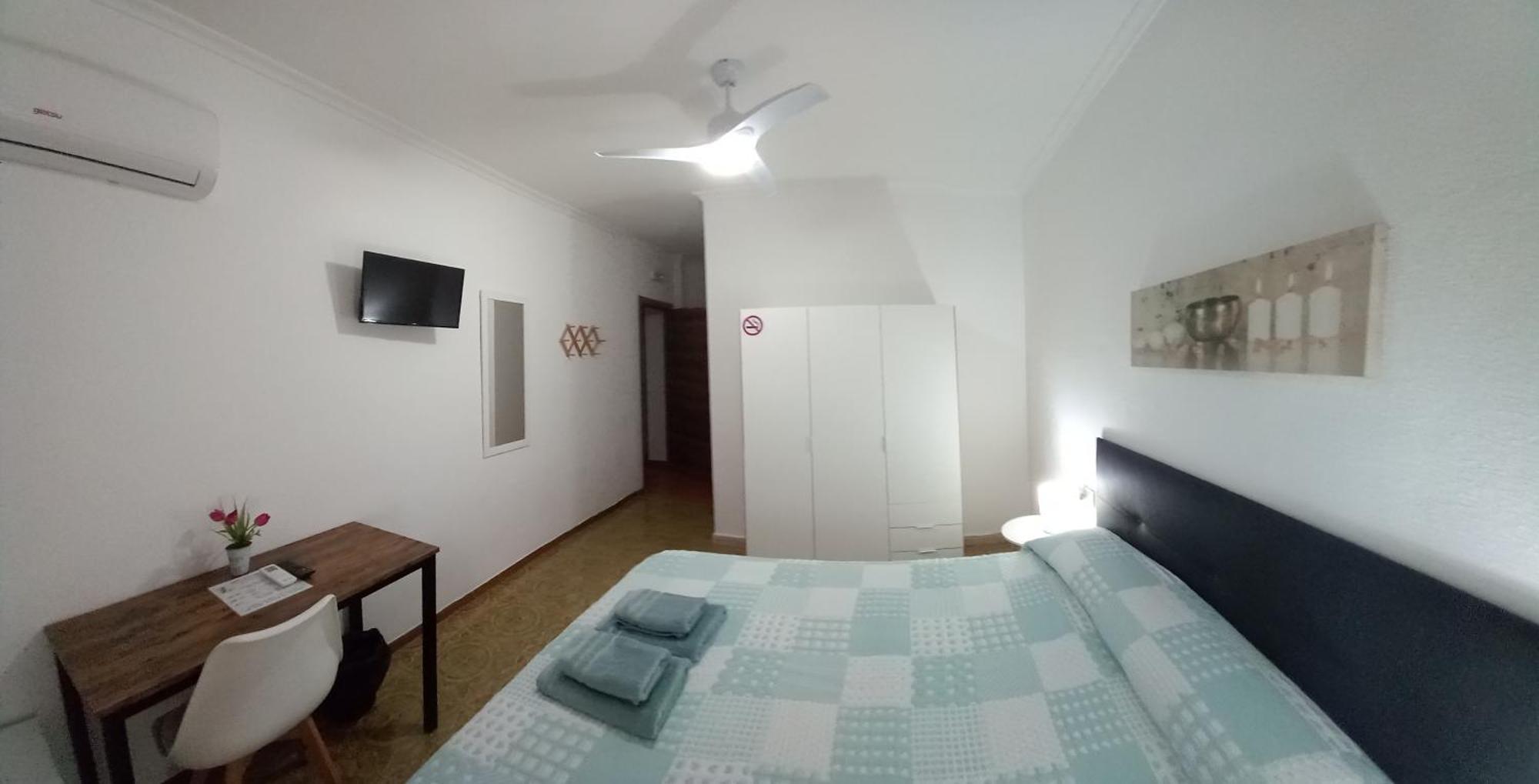 Love Alicante Hostal