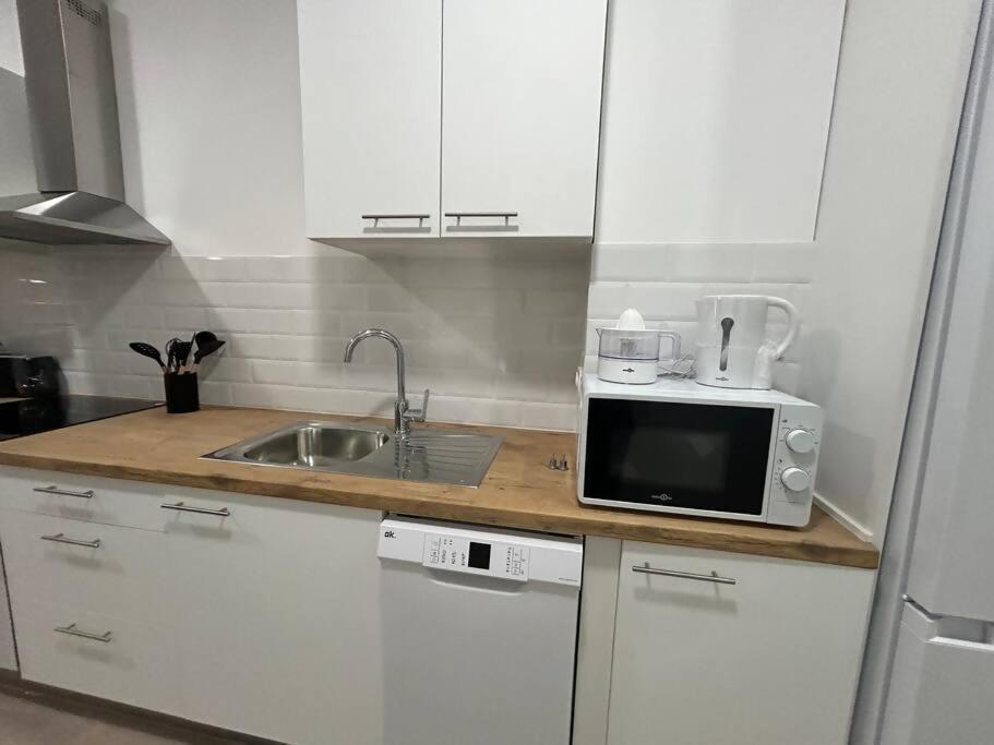 Apartamento Santa Faz Aire Acondicionado En 3 Bedrooms