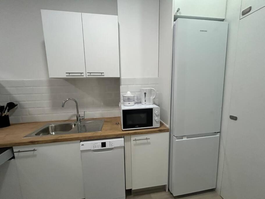 Apartamento Santa Faz Aire Acondicionado En 3 Bedrooms