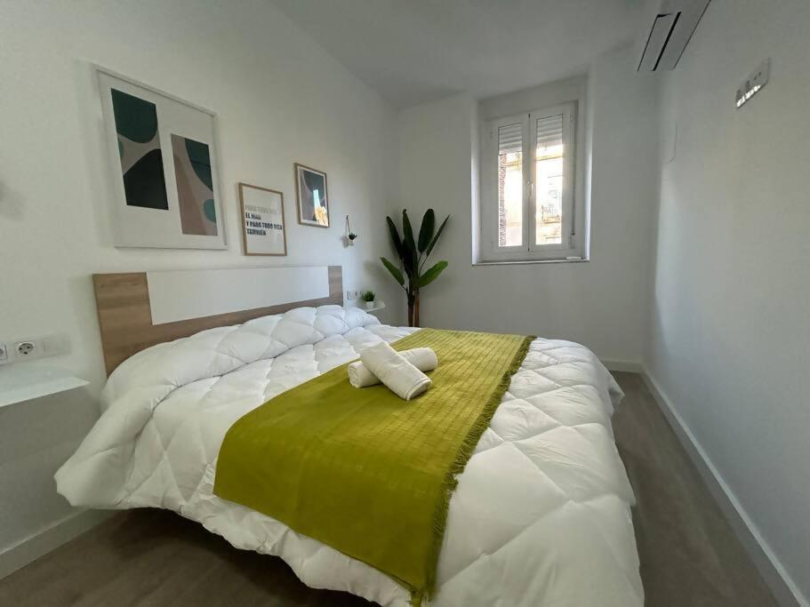 Santa Faz Aire Acondicionado En 3 Bedrooms Apartamento *