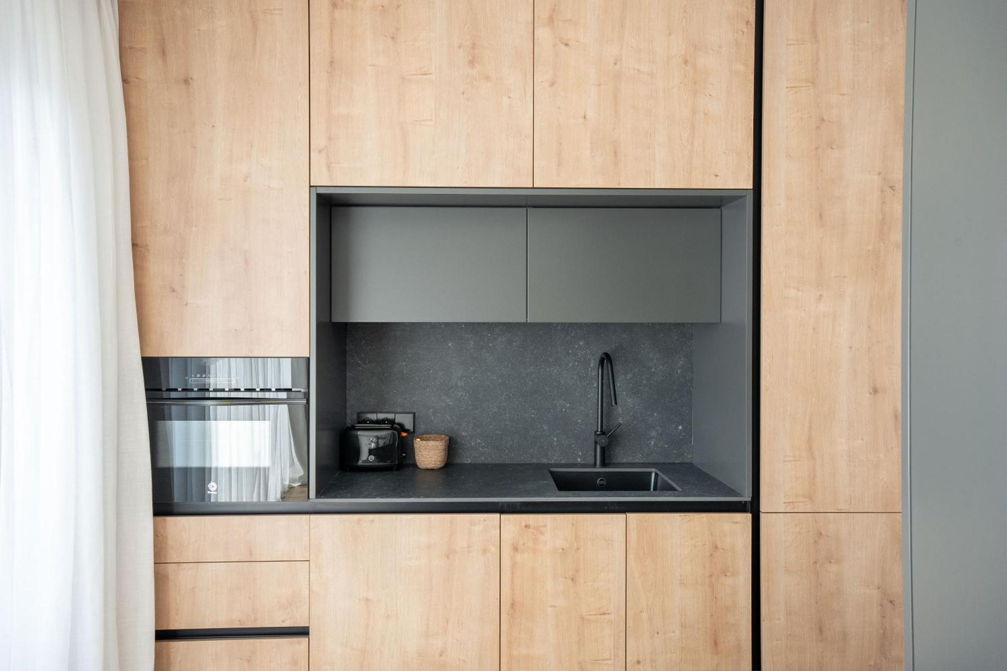 Apartment Monumental By Manlia