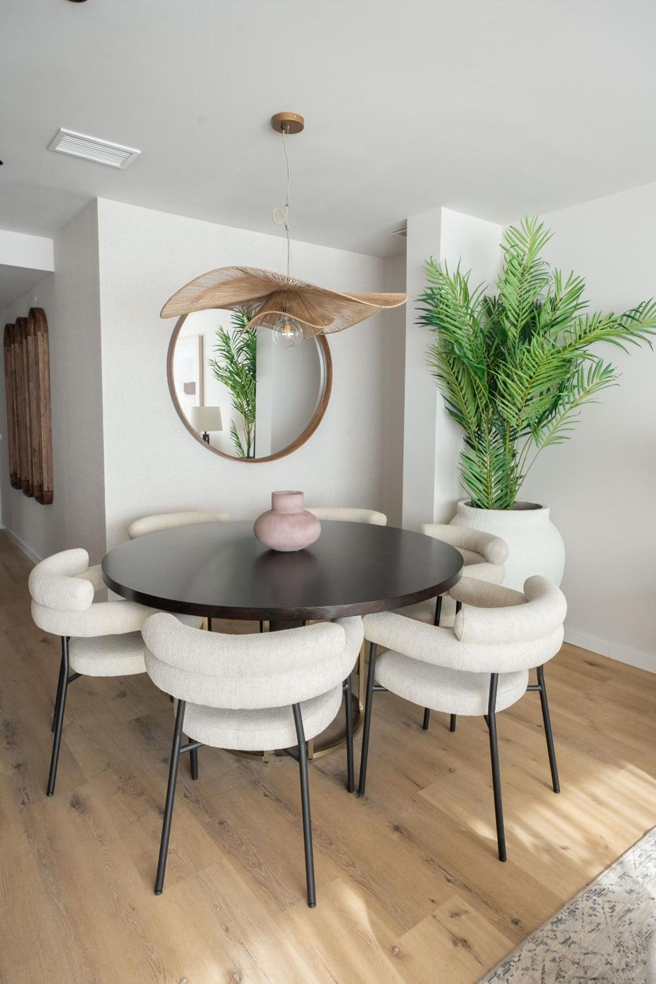 Apartment Monumental By Manlia *