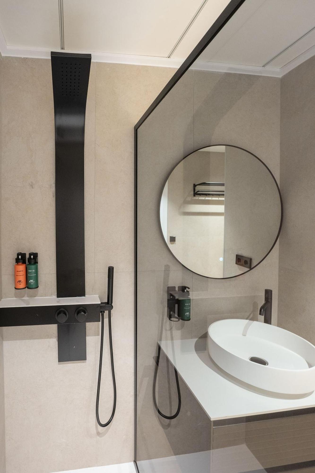 Apartment Monumental By Manlia *