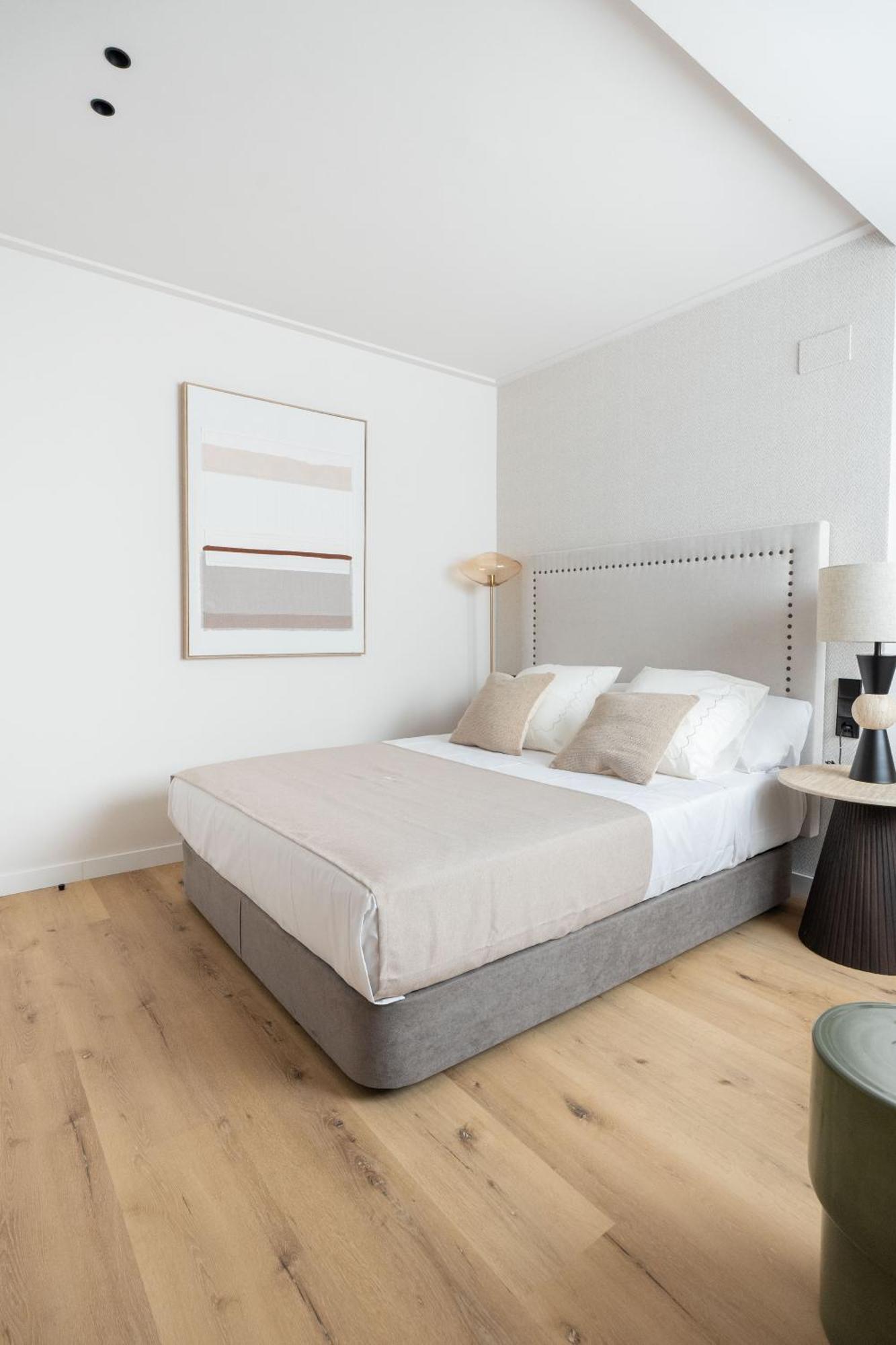 Apartment Monumental By Manlia