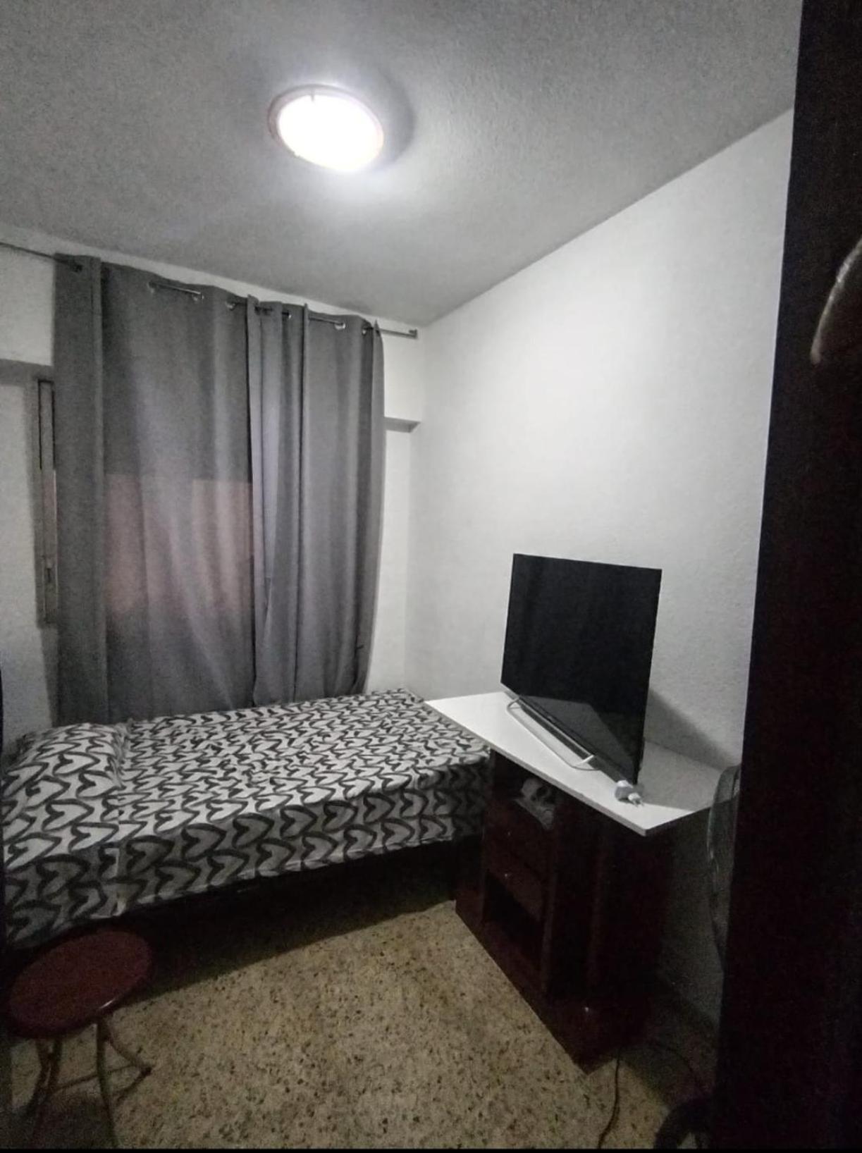 Cama Grande Doble 150 X190 Tv Wifi Alicante