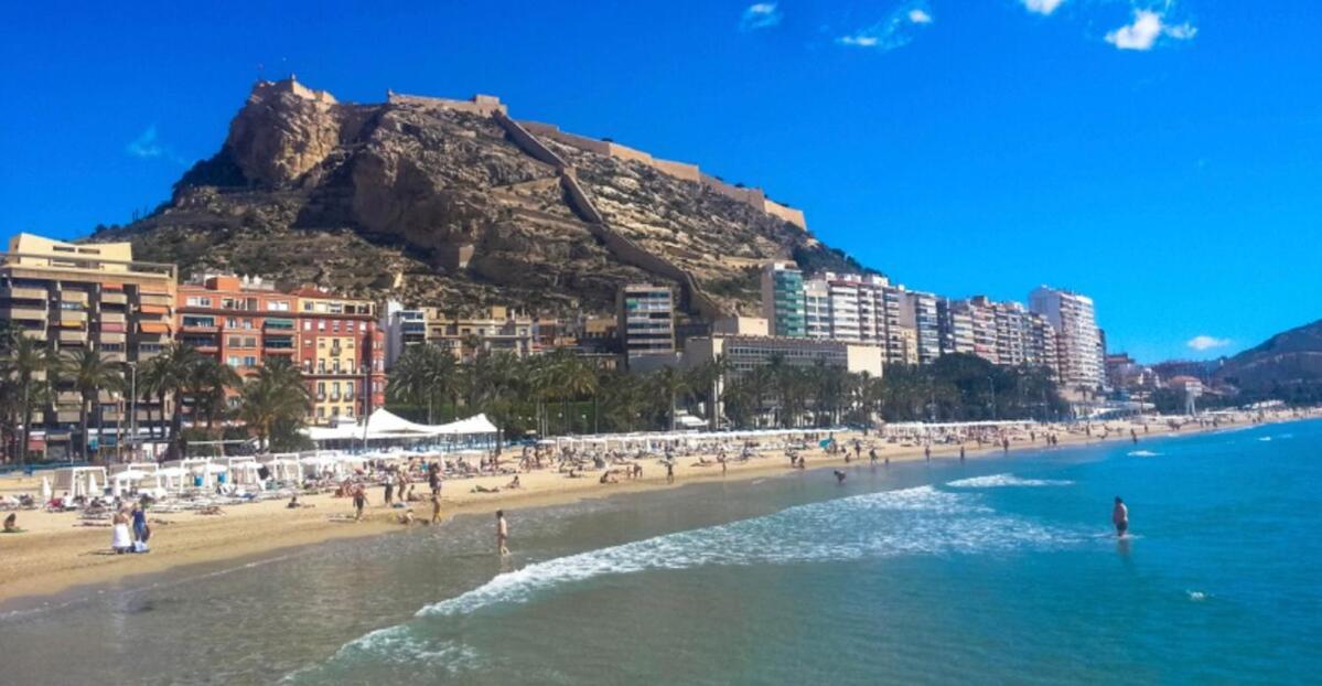 Apartment Alicante, Rue Pietonne ,plage, Climatisation