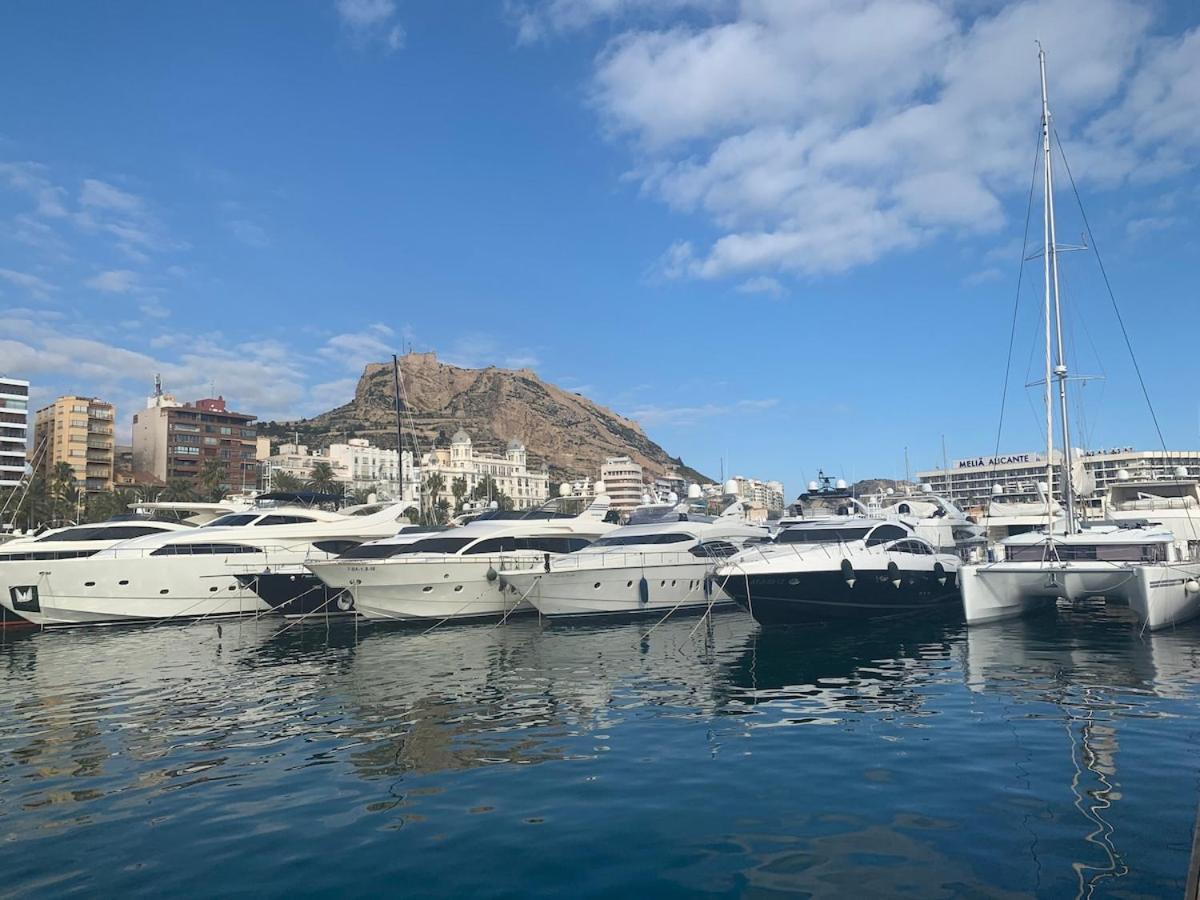 Alicante, Rue Pietonne ,plage, Climatisation *