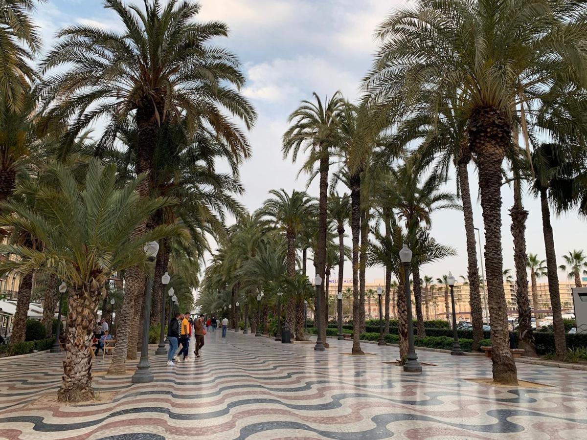 Alicante, Rue Pietonne ,plage, Climatisation Alicante