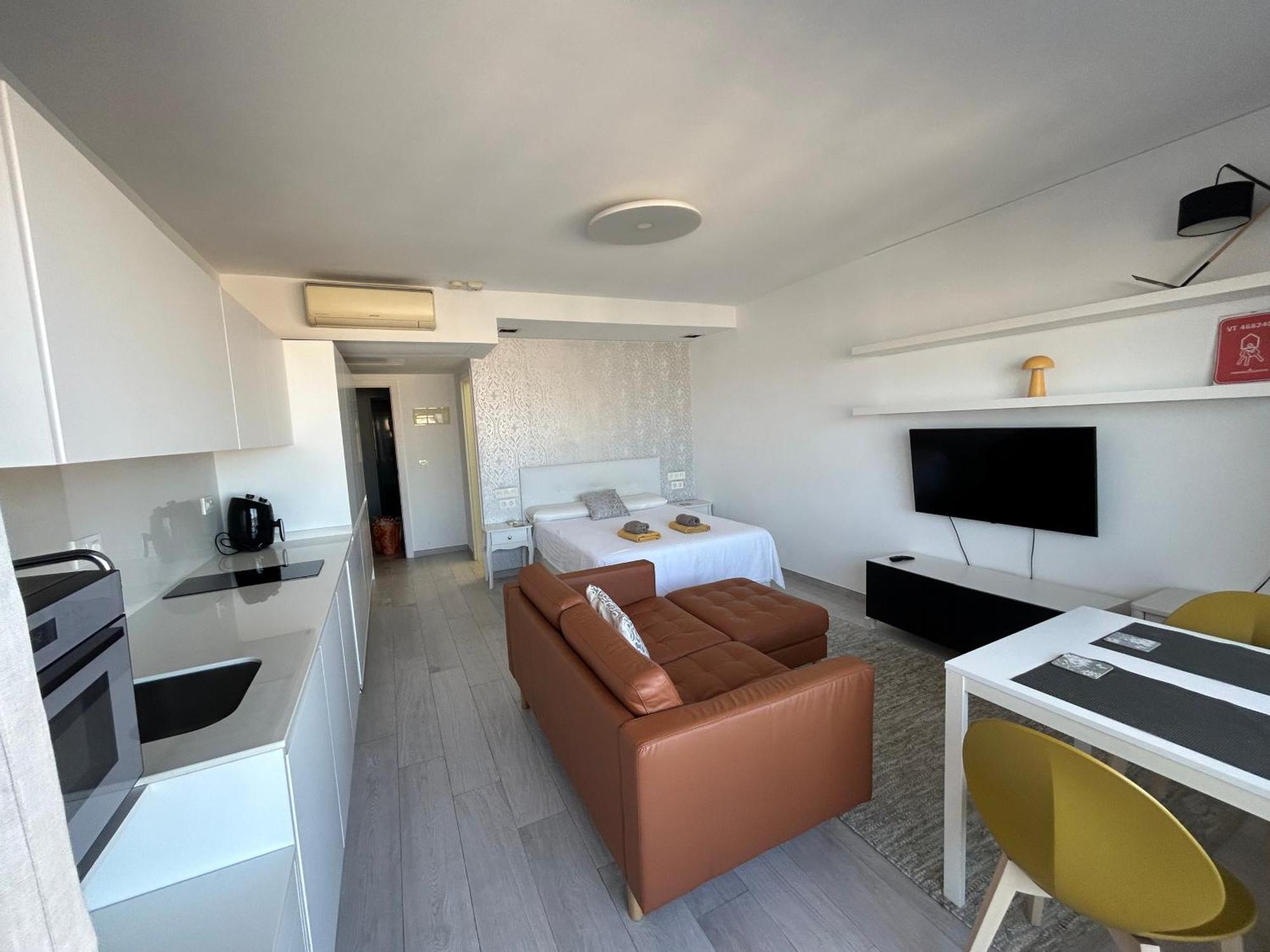 Apartment In The Center, & Sea Views *