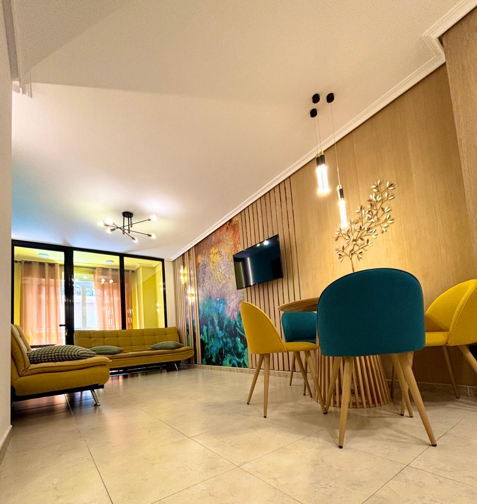 Parking & Patio, Design Centro Huoneisto *