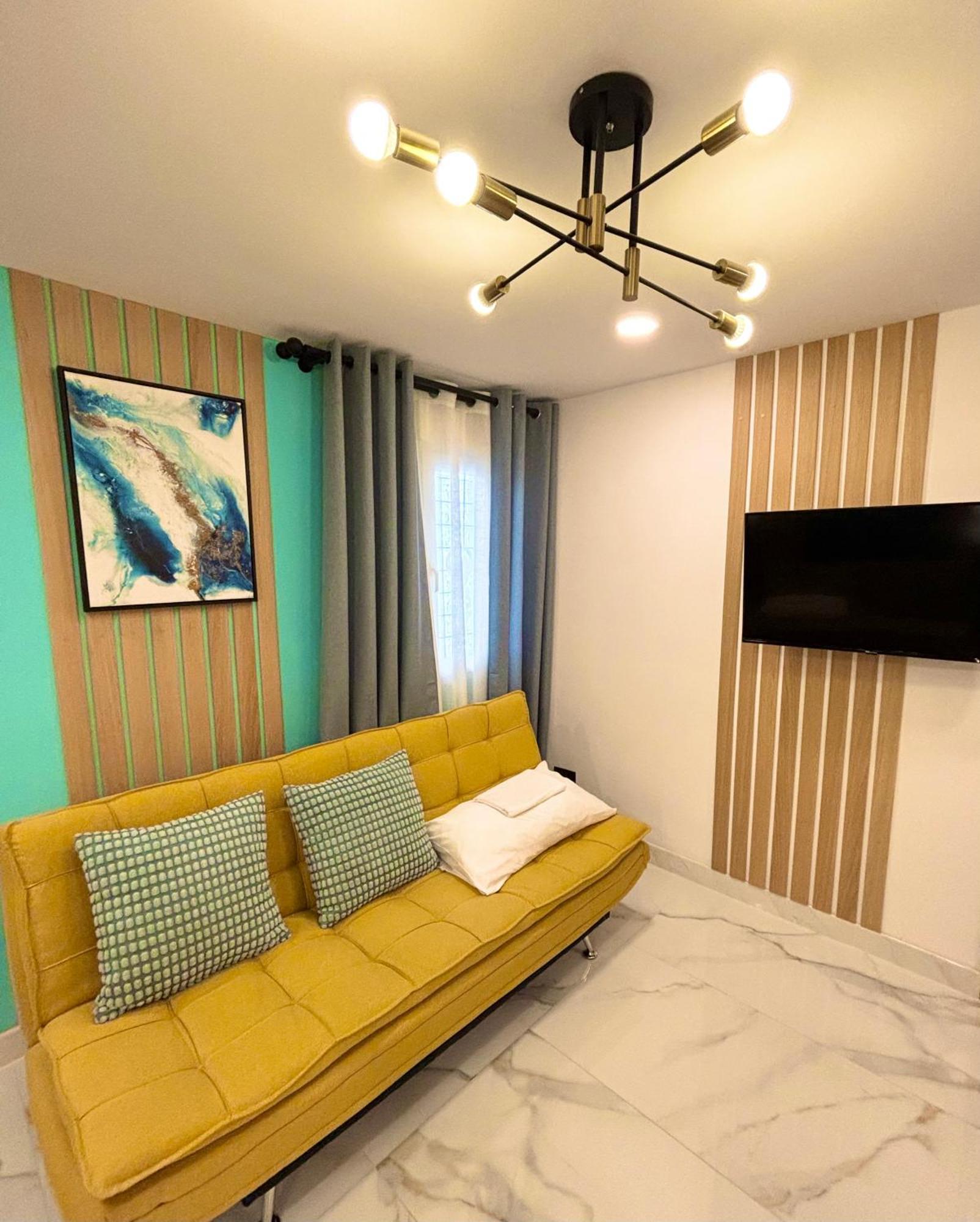 Huoneisto Parking & Patio, Design Centro