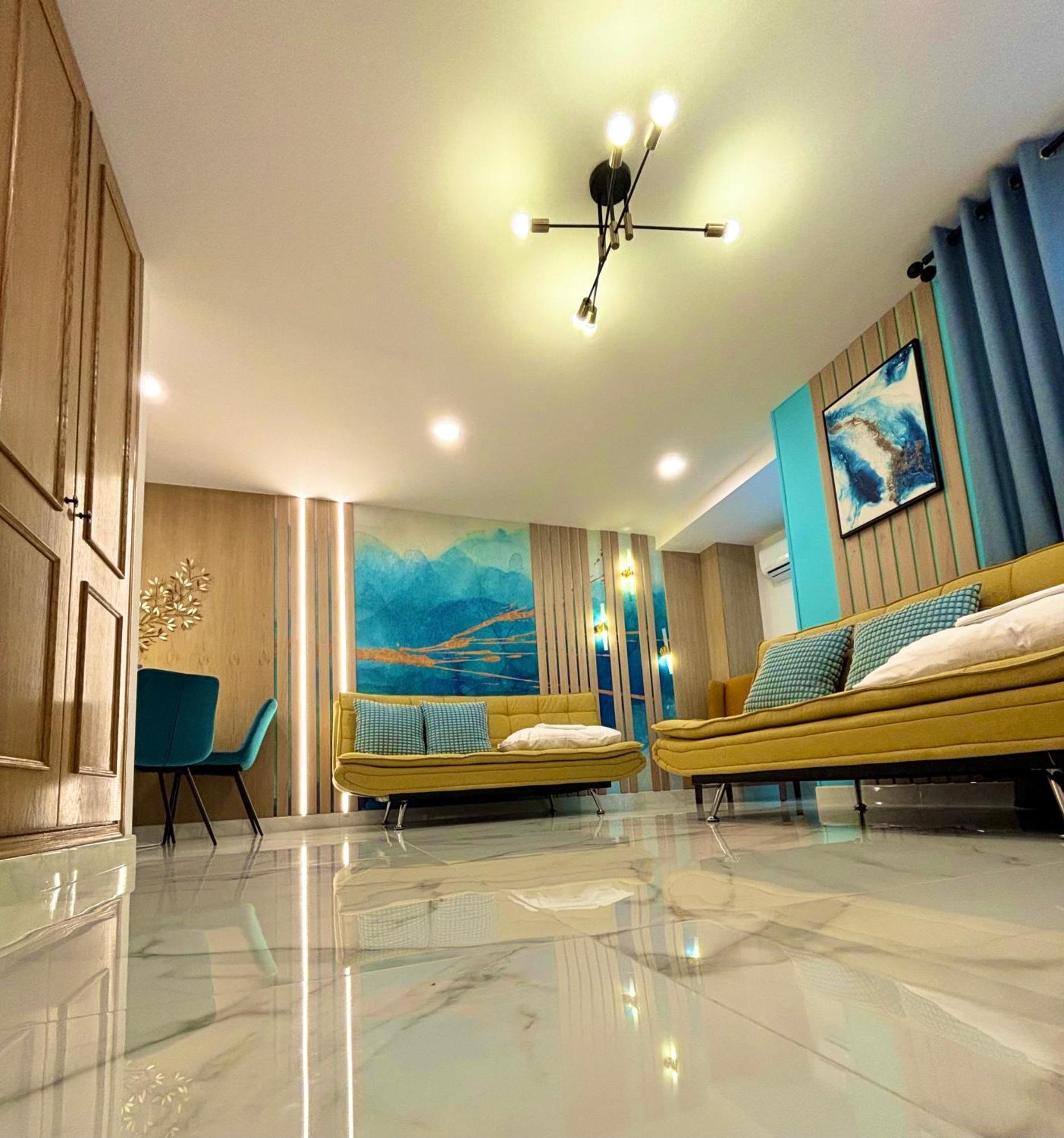Parking & Patio, Design Centro Huoneisto *