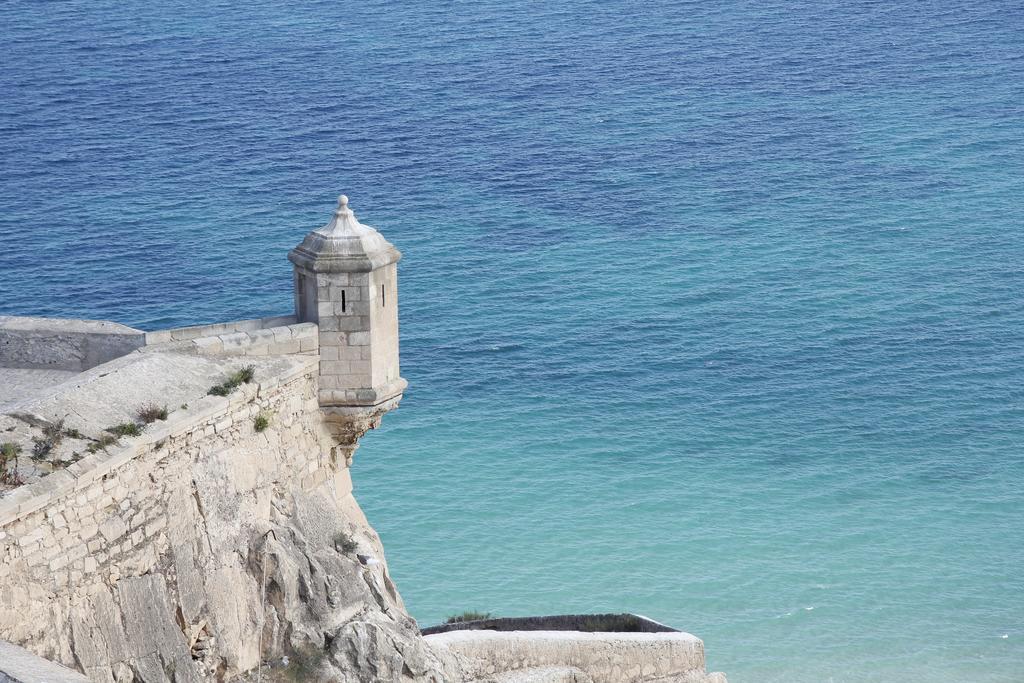 Playa A 500m En Centro Historico Alicante- Holidays B&f *