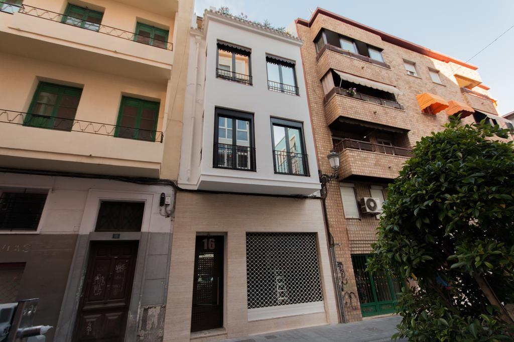 Bazan 16 Apartment *