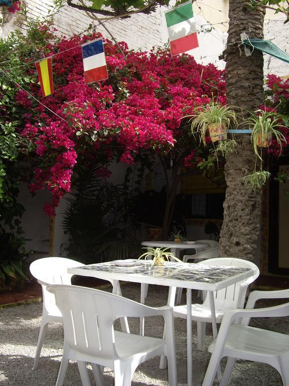 Guest house Versalles *