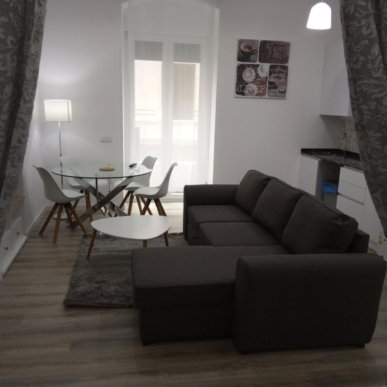 Center Aparthotel 2*