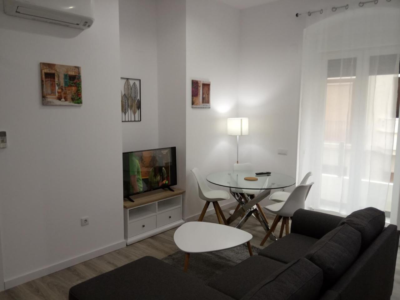 Center Aparthotel 2*