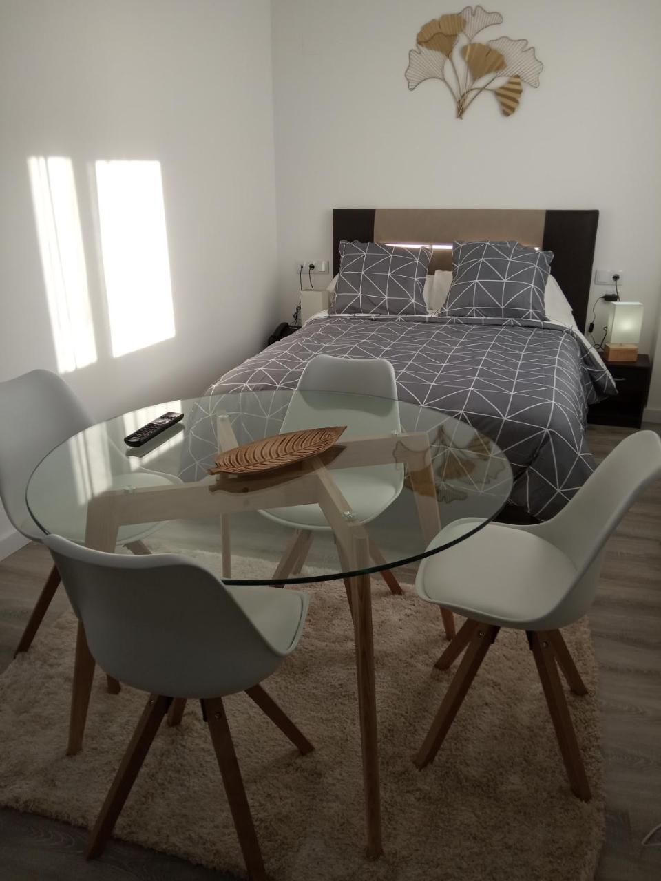 Center Aparthotel 2*