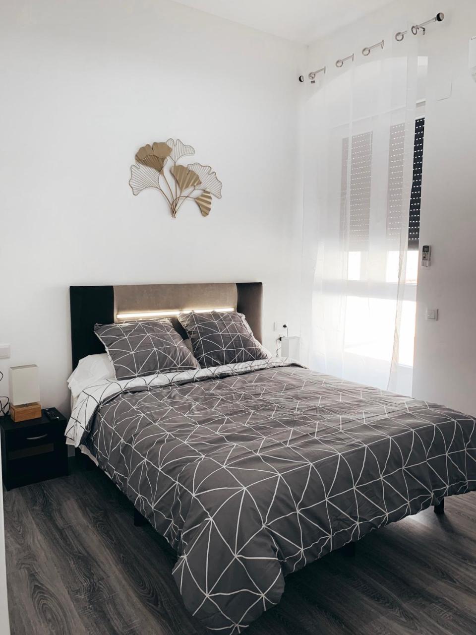 Aparthotel Center 2*