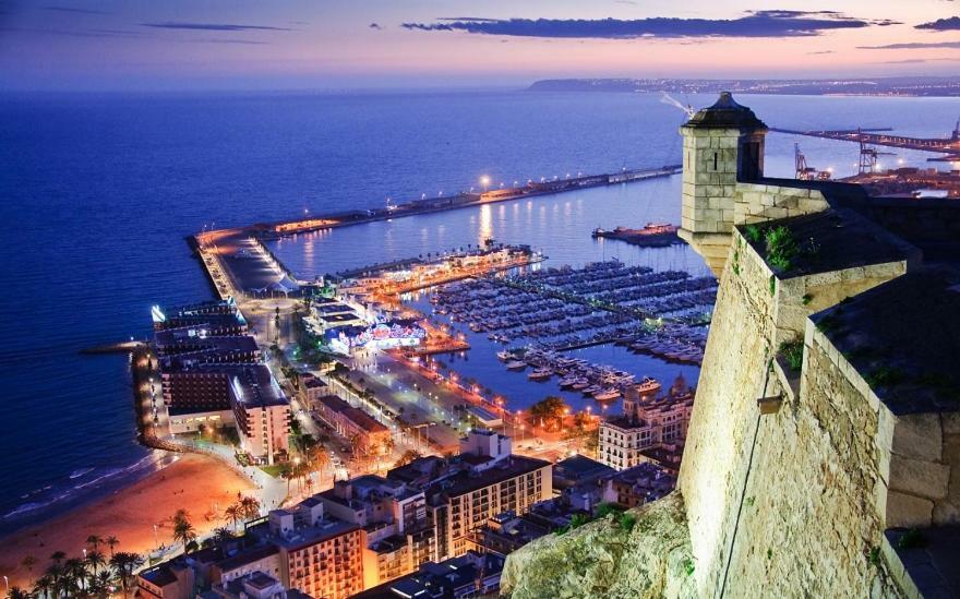 Super Centrico, Luminoso, Amplio, Terrazas Y Patio * Alicante