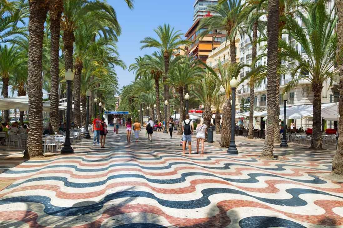 Beach, Center And Entertainment Huoneisto *
