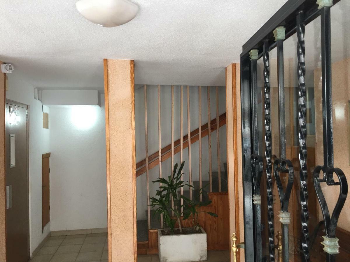 First Line Apartamento *