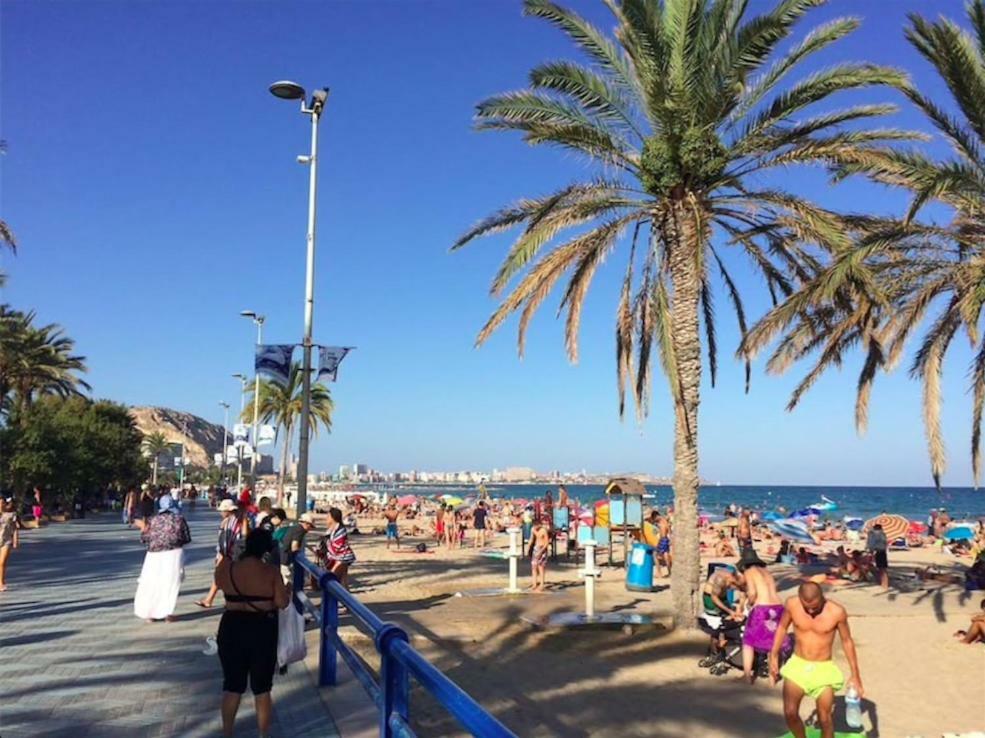 Lovely, New, Bright 3 Mins To 105 Sq Meters * Alicante