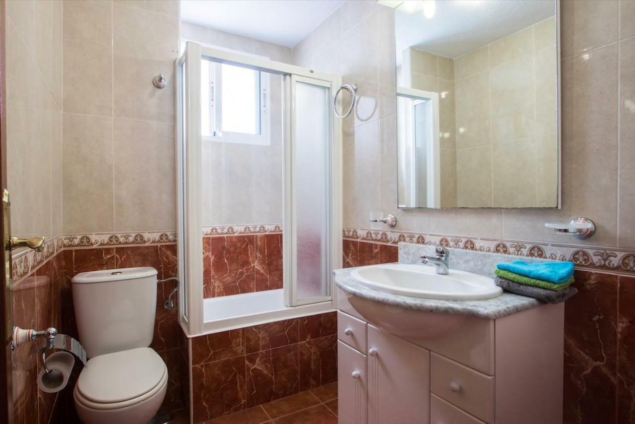 Lovely, New, Bright 3 Mins To 105 Sq Meters