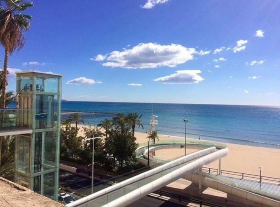 Lovely, New, Bright 3 Mins To 105 Sq Meters * Alicante