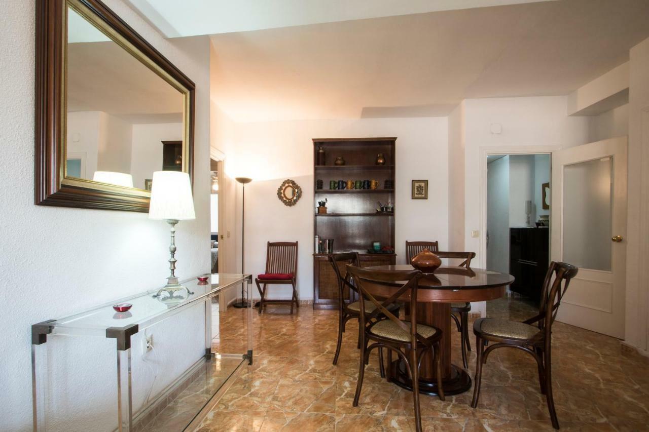 And Side Apartment *