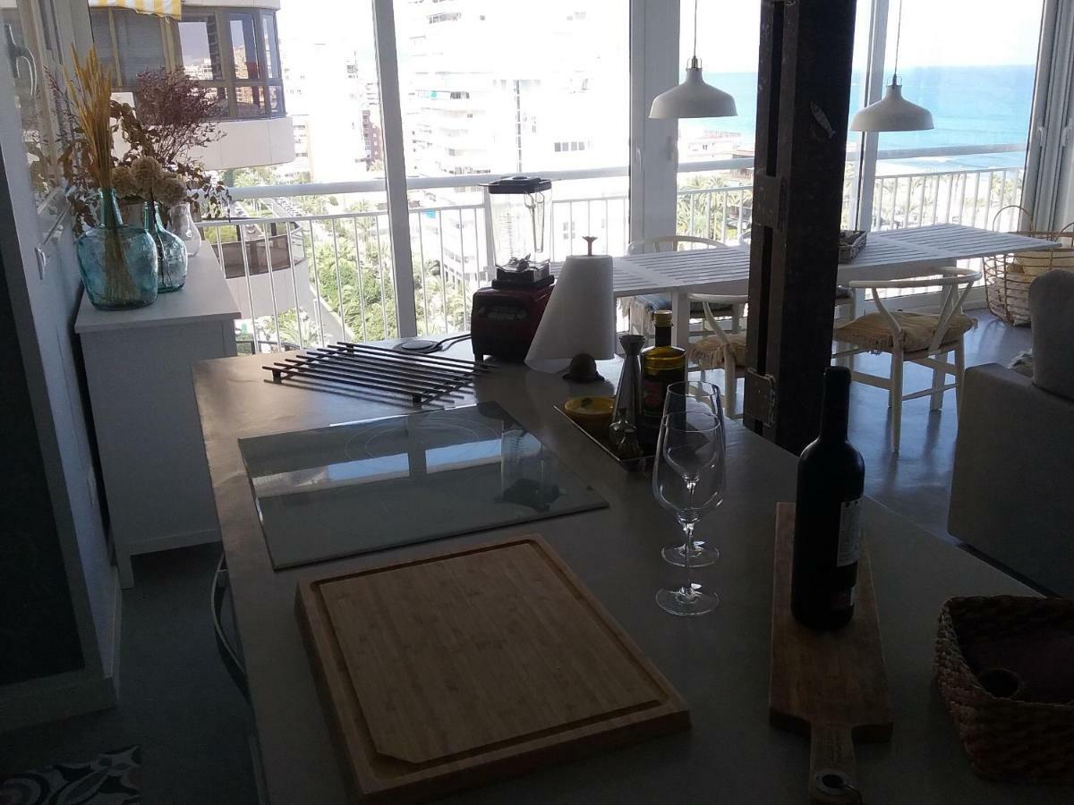 Huoneisto Precioso Apartamento En Frente De La Playa Alicante