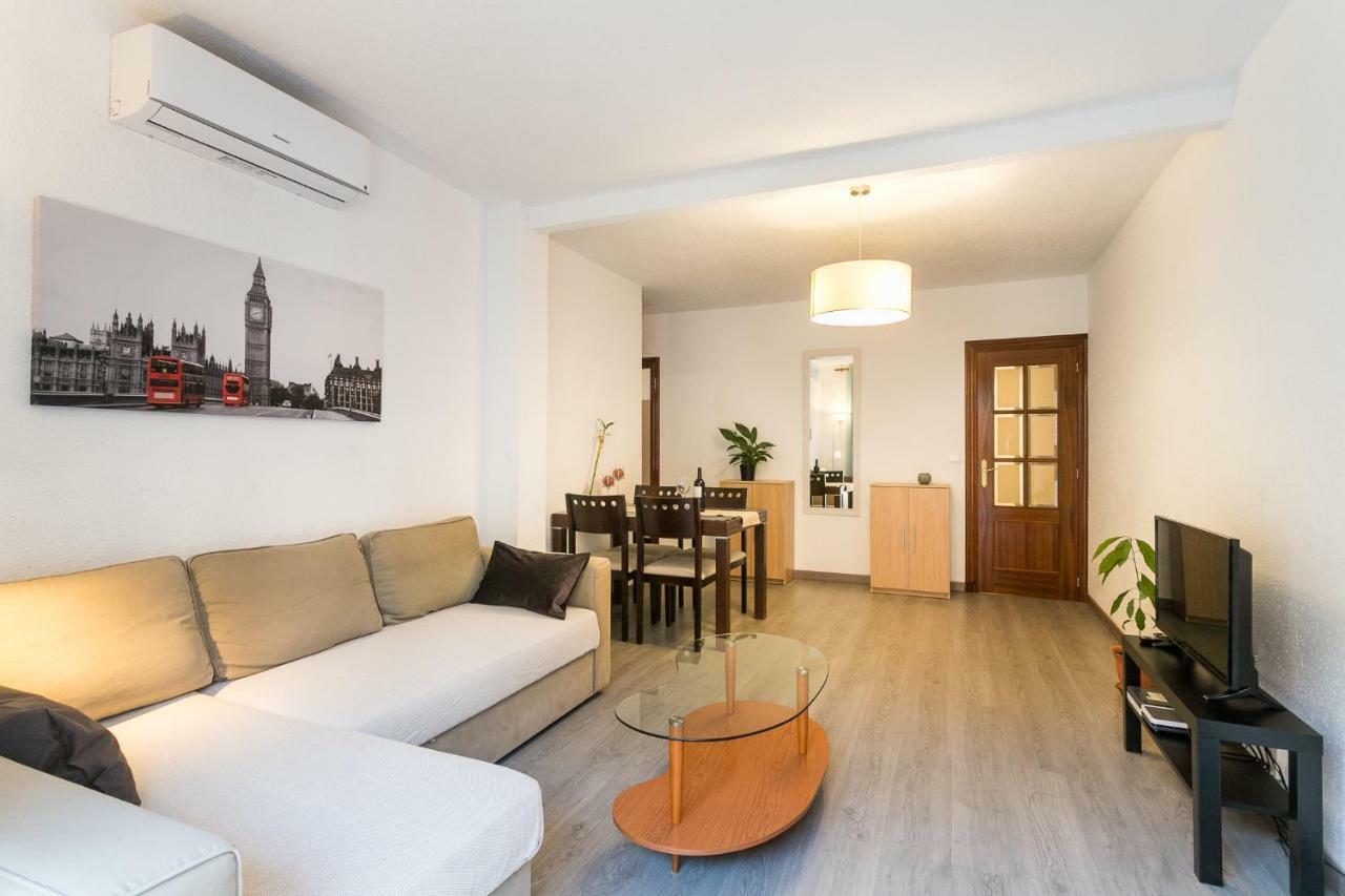 Apartment Lovely, New, Bright 3 Mins To 105 Sq Meters *