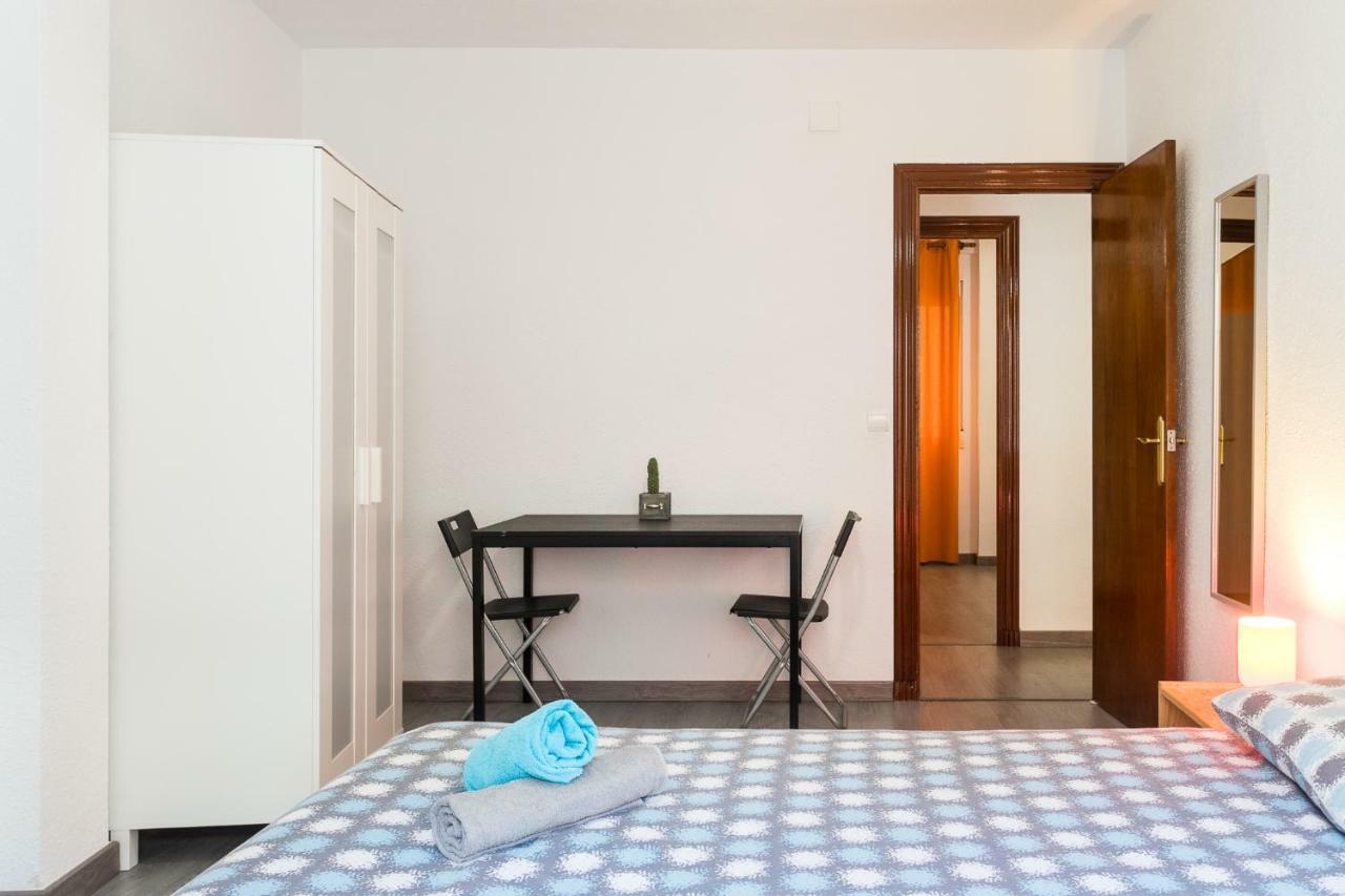 Lovely, New, Bright 3 Mins To 105 Sq Meters